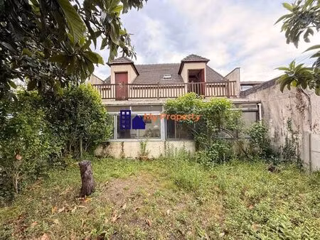 maison de 9 pièces de luxe en vente à houilles  île-de-france