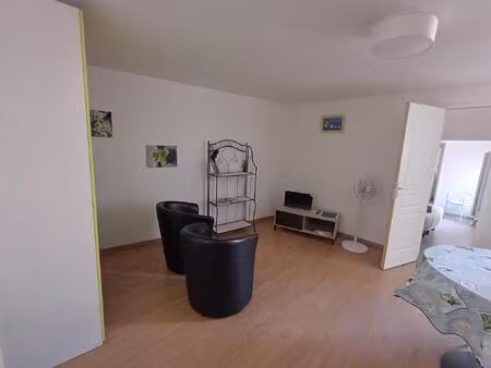 location appartement 2 pièces 38m² millau 12100