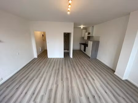 location appartement 1 pièce 36m² montauban 82000
