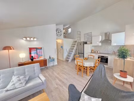 appartement t3 de 63.24 m2 plus mezzanine  au deuxième et dernier étage fréjus centre...