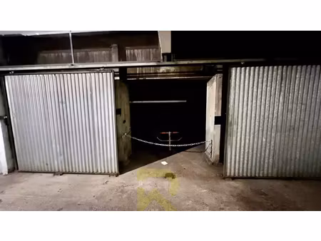 parking / box