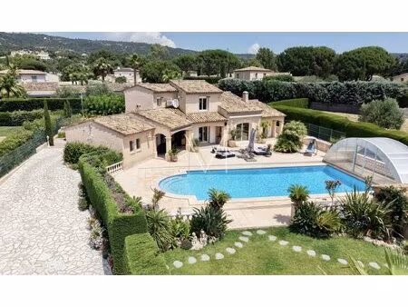villa provençale au cœur du village vue dégagée et prestation soignée