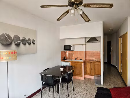 studio avec balcon - aix sextius - résidence sécurisée avec ascenseur