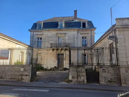 vente propriété 13 pièces 600 m² à ruffec (16700)  190 800 €