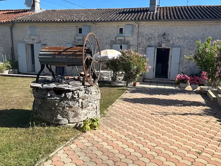 vente maison 5 pièces 163.4 m² à saint-ciers-du-taillon (17240)  199 000 €