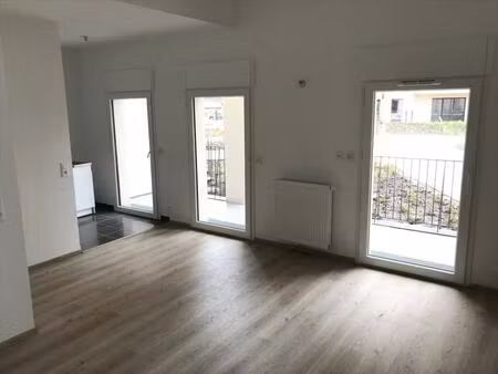 2 piéces duplex avec terrasse et parking