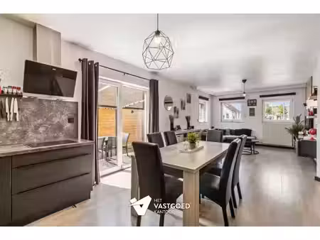 mooi afgewerkt 2 slaapkamer appartement met privatieve tuin en autostaanplaats te beverlo