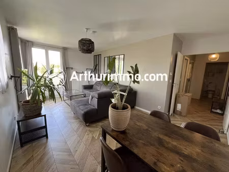 location appartement 2 pièces 50 m2 à savigny-le-temple