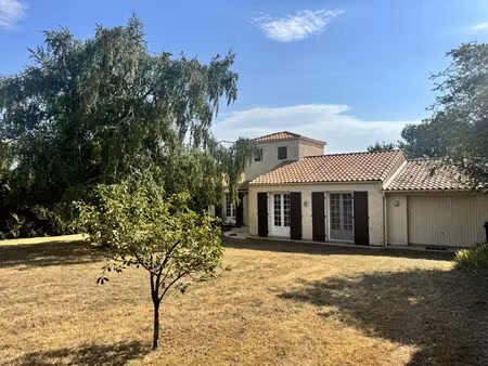 maison traditionnelle de 120 m² dans son parc