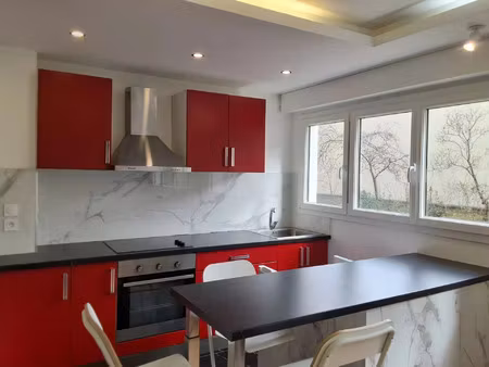 location appartement 3 pièces 54 m2 à courbevoie