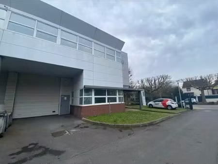 location local d’activités bondy 93140 366m²