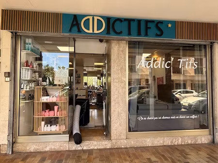 location local commercial 30m² hyeres 83400