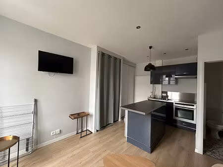 cours des 50 otages studio meuble