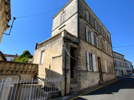 vente immeuble 7 pièces  163.00m²  jonzac