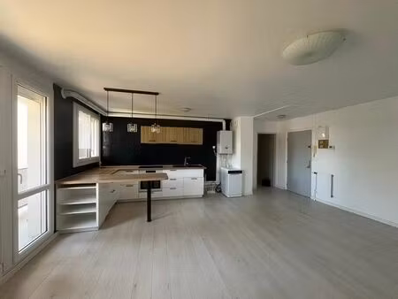location appartement 3 pièces  66.50m²  nantes