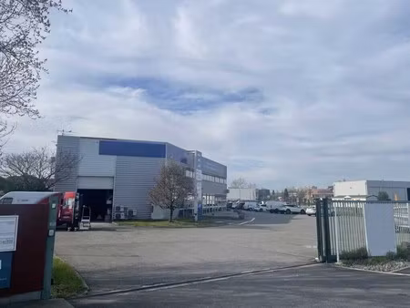 location local d’activités toulouse 31100 423m²