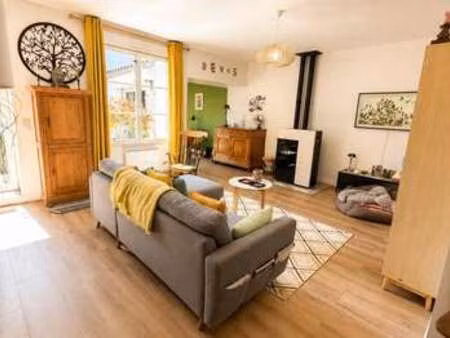 vente maison à saintes (17100) : à vendre / 133m² saintes