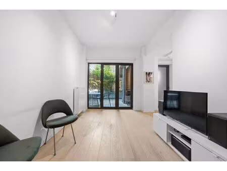 rez-de-chaussée à vendre à rue de la croix 4 ixelles (vbe42541)