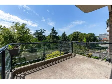 appartement à vendre avec terrasse et 3 chambres   uccle (vbe42609)