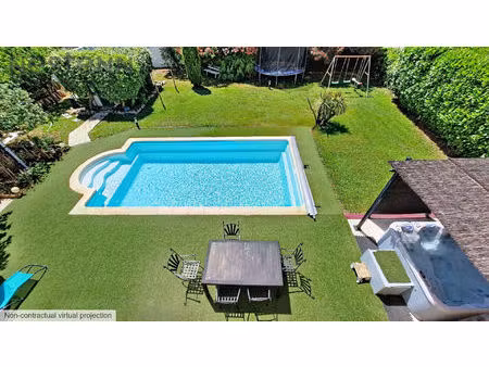 élégante villa familiale avec piscine et jardin arboré  au calme absolu