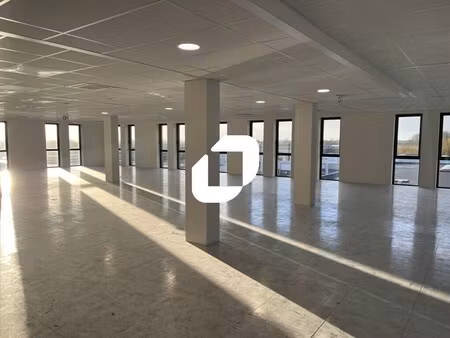 location bureaux 100 m² à 1 080 m²