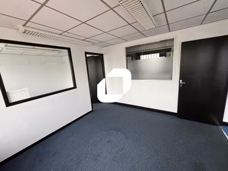 location bureaux 28 m² à 446 m²