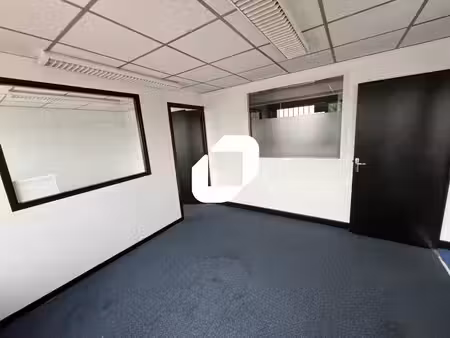 location bureaux 28m² à 446m²