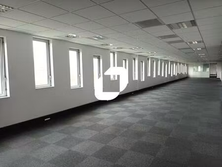 location bureaux 944 m² à 2 832 m²