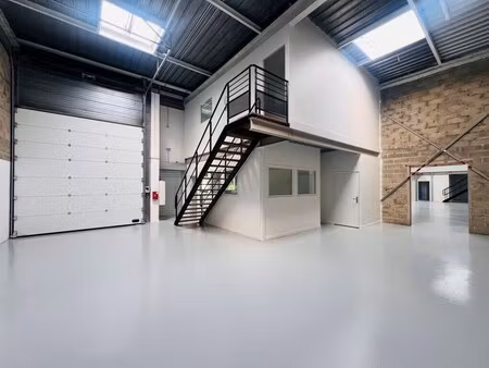 vente local d’activités plaisir 78370 176m²