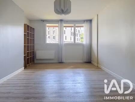 appartement à les lilas (93260)