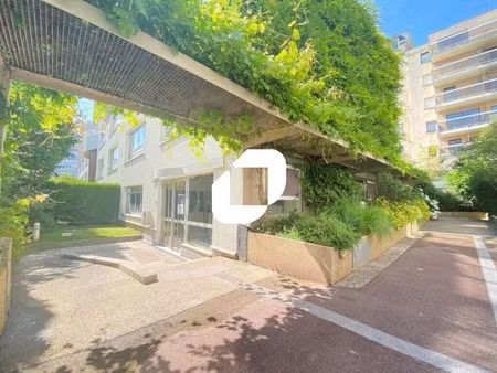 location bureaux 600 m²