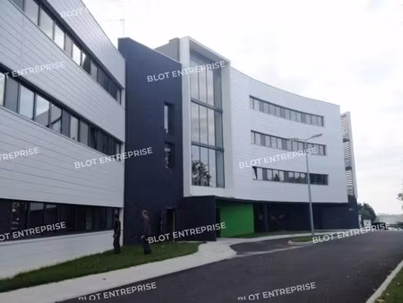 location bureaux 131 m²