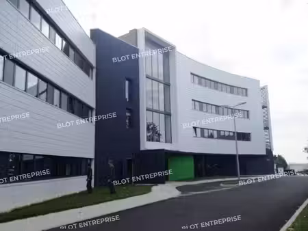 location bureaux caudan 56850 131m²
