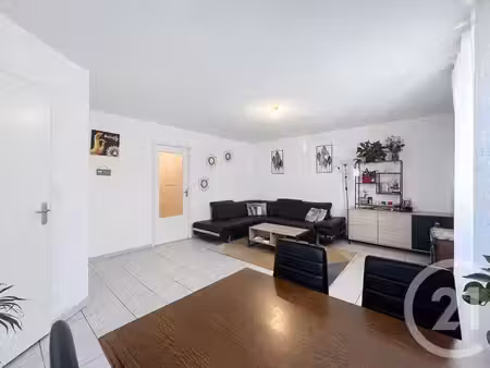appartement f3 à vendre - 3 pièces - 65 05 m2 - castillon la bataille - 33 - aquitaine