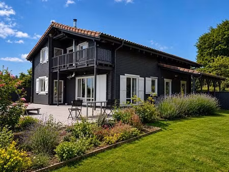 maison en bois proche de villeréal