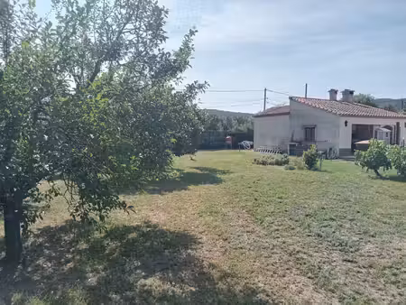 beau terrain à construire  avec habitation et grande piscine