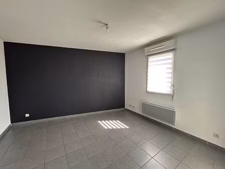 location appartement 2 pièces  39.64m²  garons