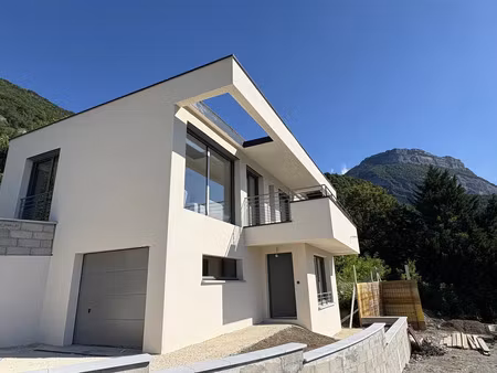 location maison 4 pièces 86m2 la tronche 38700 - 1800 € - surface privée