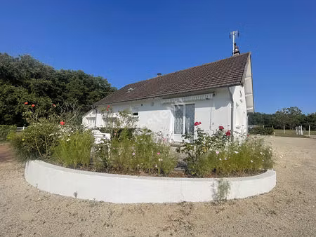 maison à louer 3 chambres dans un environnement calme sur valencay ( indre 36)