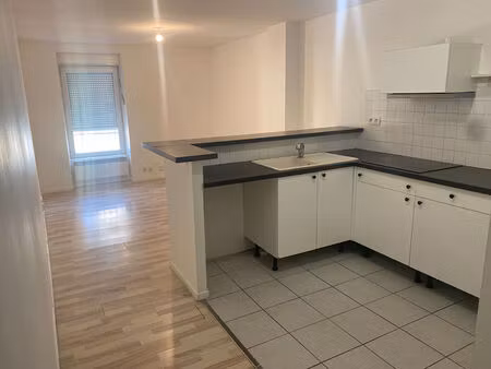 location appartement 2 pièces  34.10m²  bédarieux