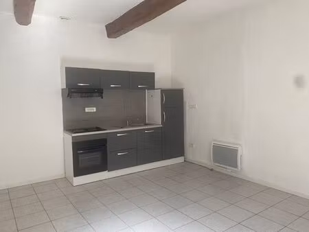 location appartement 3 pièces  47.50m²  bédarieux