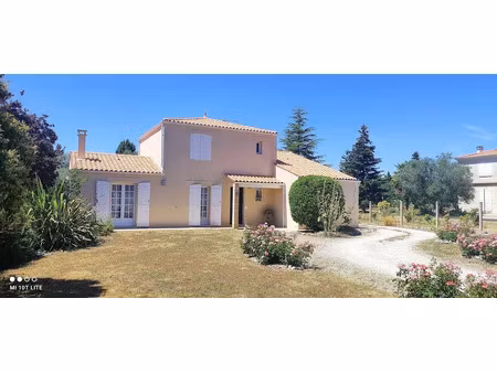 vente maison 5 pièces 145 m² à chaniers (17610)  388 500 €