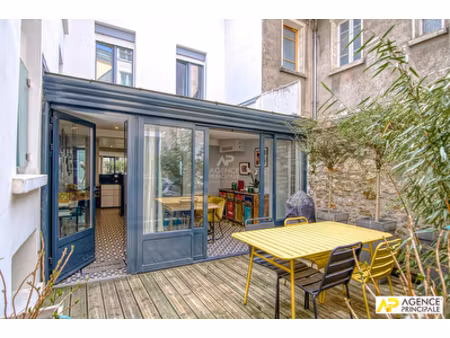 versailles rive-droite maison de ville en copropriété de 6 pièces 117.51² au sol avec cour