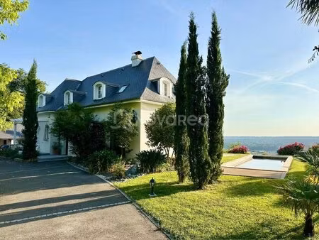 villa 8 pièces
