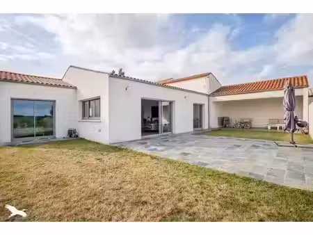 vente maison 4 pièces 120 m² à saint-laurent-de-la-pree (17450)  399 000 €