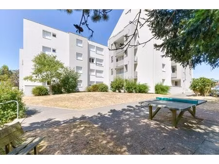 appartement 1 pièce de 33 m² + garage boxé + cave situé à nantes