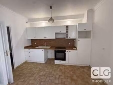 location appartement 2 pièces à pont-l'abbé (29120) : à louer 2 pièces / 45m² pont-l'abbé