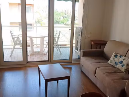 location appartement 2 pièces 50 m² à hyères (83400)