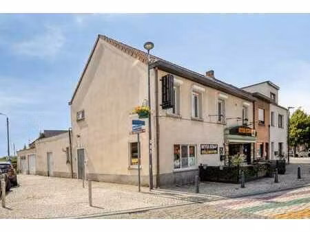 commerce avec logement prêt à emménager à hever