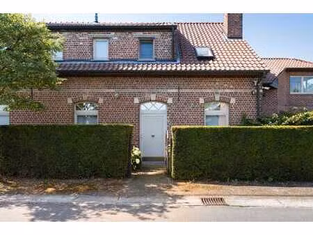 superbe villa sur 1ha32 - possibilité propriété équestre